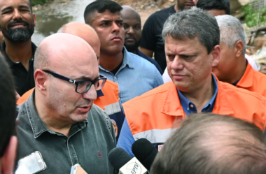Republicanos de Tarcísio e Dário com Lula
