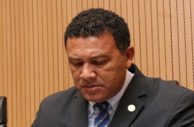 Permínio no olho do furacão