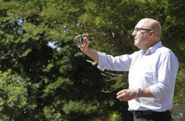 Combustão selfie do prefeito-influencer