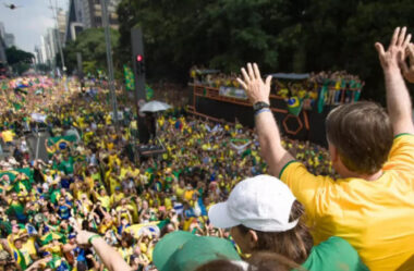 Muito barulho por Bolsonaro
